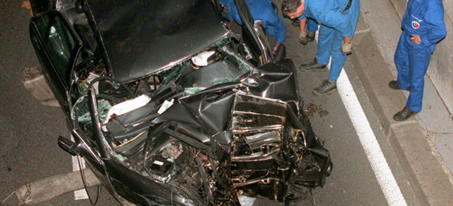 Wreckage of the Black Mercedes - Princess Diana Accident or Murder [Plethrons.Com]
